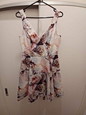 Forever New Floral Print Dress Size 6 US (AU 10) NWT